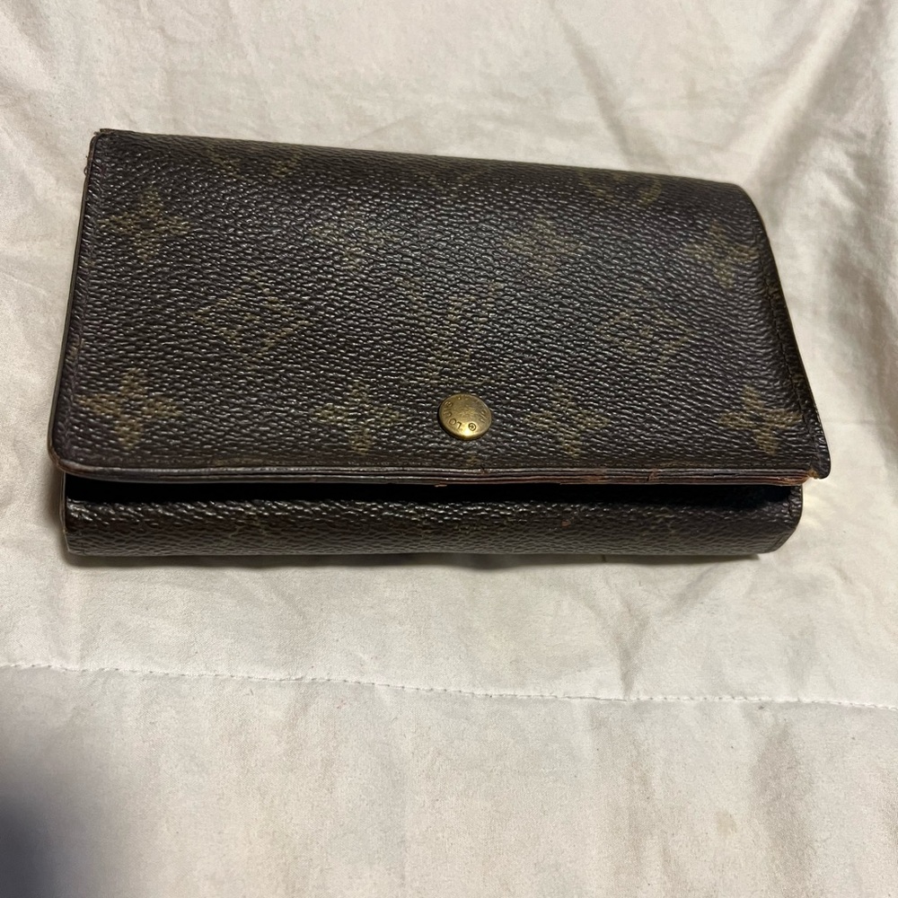 LV Porte-monnaie wallet